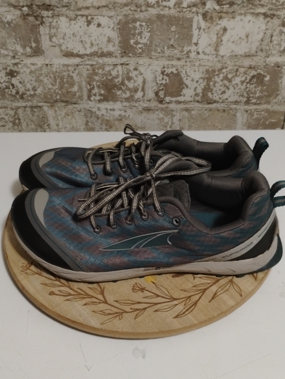 Altra Womens Teal and Gray Trail Running Sneakers/ Size 11